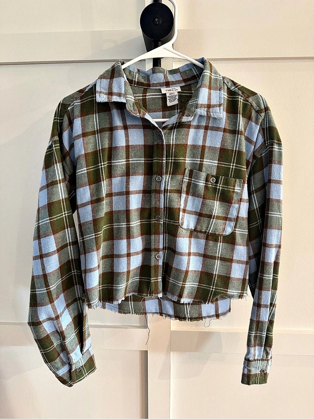 rue21 Plaid Cropped Shirt in Green & Blue Size Small